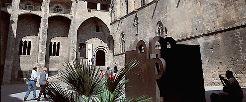 Plaça del Rei - "Topos", Eduardo Chillida