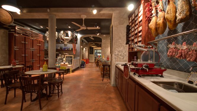 La Bodega La Puntual recupera los elementos típicos de las bodegas de principios del siglo XX.