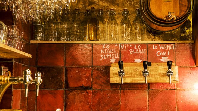 El vermut también tiene un lugar destacado en El Chigre, no sólo la sidra.