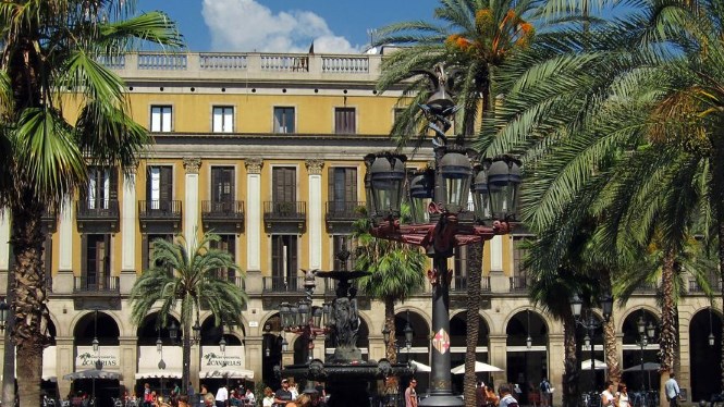 Dragon. Plaza Reial Barcelona