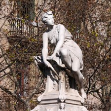 Fuente de Diana Venanci Vallmitjana