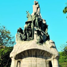 Monument to Dr Robert