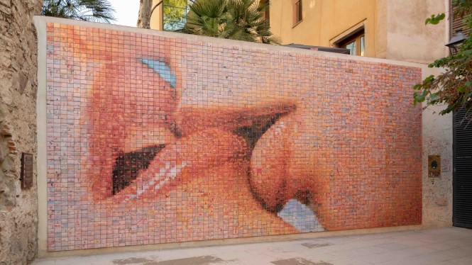 Photomosaic: The World Begins With Every Kiss