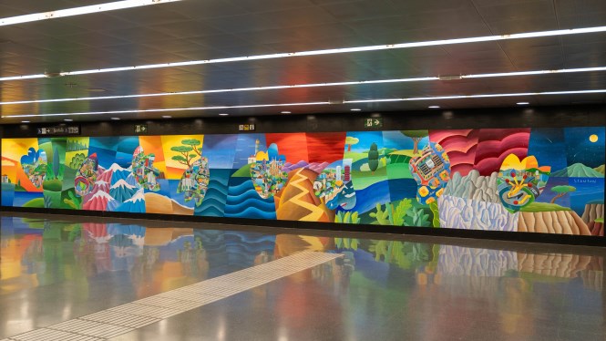 The Colours of Gratitude mural. Barcelona