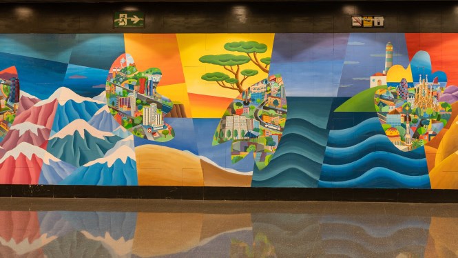 The Colours of Gratitude mural. Barcelona