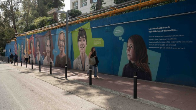 Pioneres (Pioneers) mural. Barcelona
