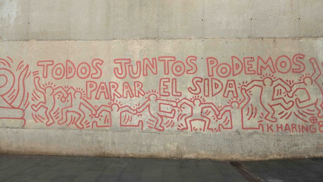 Together, We Can Stop AIDS mural. Barcelona