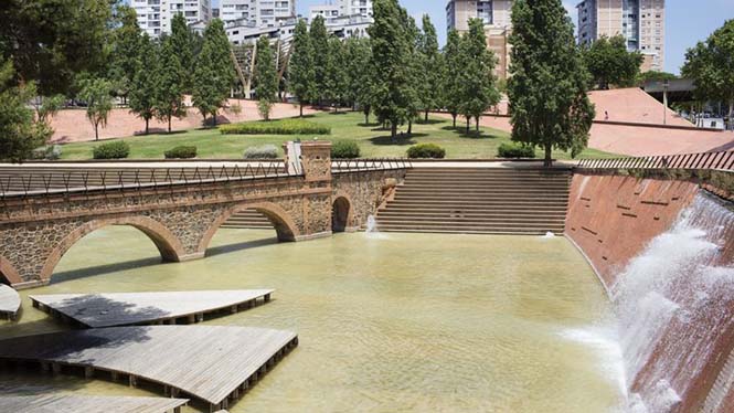 Acueducto del Baix Vallès al parque Central de Nou Barris