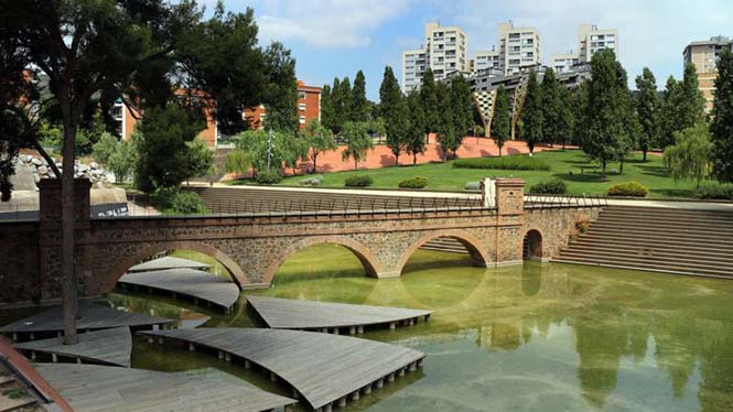 Acueducto del Baix Vallès al parque Central de Nou Barris