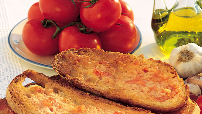 Pan con tomate