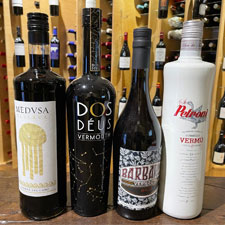 Tast de vermuts amb aperitius