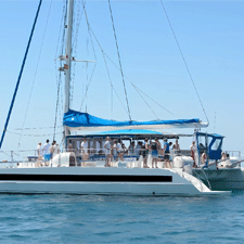 Live music off the Barcelona coast
