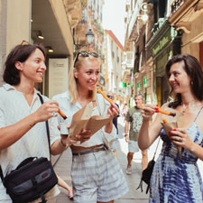 Gothique tour avec tapas, vermouth et churros 