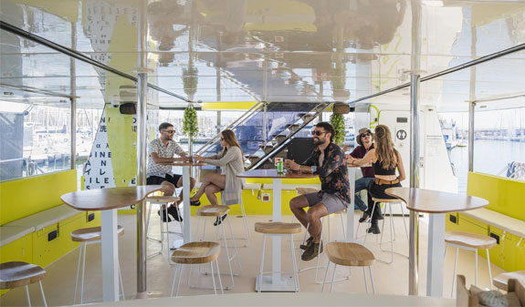 catamarà ecológic a Barcelona