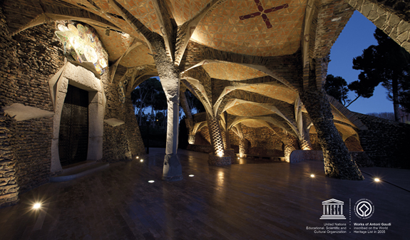 Detall exterior Cripta de la Colonia Güell de Gaudí