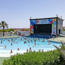 piscina de olas en Illa Fantasia Barcelona 