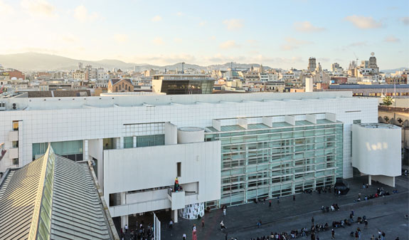 edificio del MACBA Barcelona de Richard Meier
