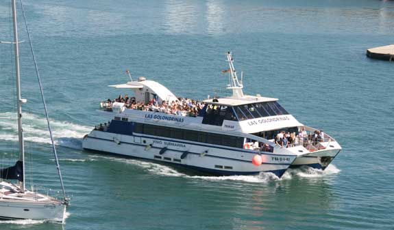 Vaixell de Las Golondrinas al mar de Barcelona