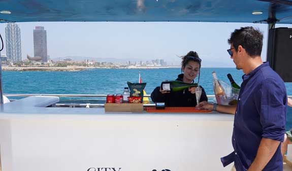 catamarà ecológic a Barcelona