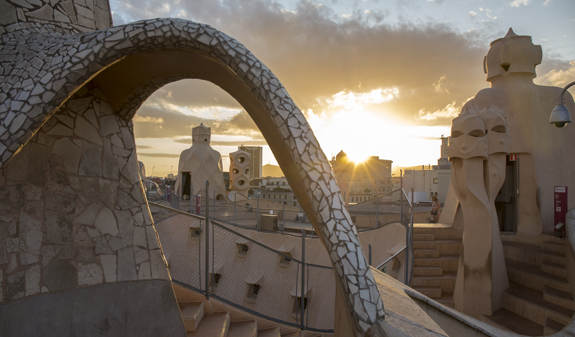 Amanecer en la azotea de La Pedrera de Gaudí